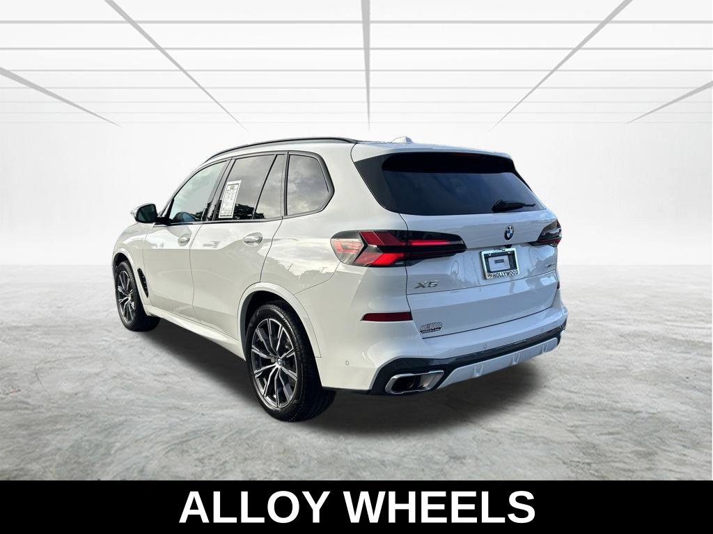 Used 2026 BMW X5 sDrive40i w/ M Sport Package RWD image 7