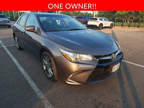 Used 2017 Toyota Camry SE FWD image 3