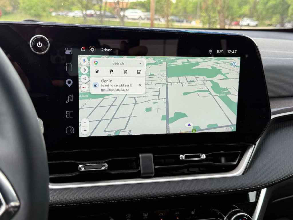 Used 2025 Chevrolet Equinox LT w/ Safety and Technology Package FWD image 24