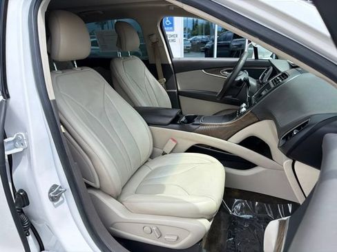 Used 2018 Lincoln MKX Reserve w/ Lincoln MKX Climate Package AWD/4WD image 20