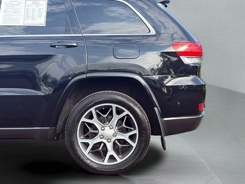 Used 2018 Jeep Grand Cherokee Limited AWD/4WD image 28