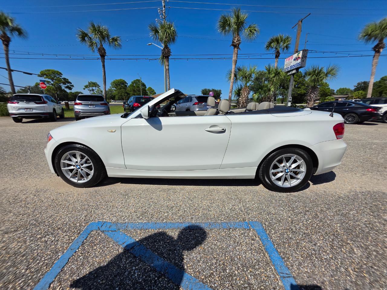 Used 2011 BMW 128i Convertible w/ Premium Pkg RWD image 9
