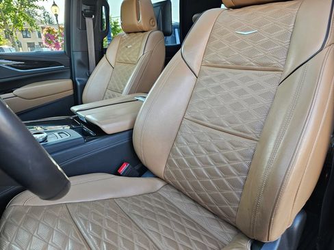 Used 2021 Cadillac Escalade Sport w/ Driver Assist Tech Package AWD/4WD image 28