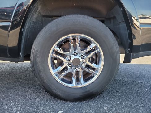 Used 2019 RAM 1500 Laramie image 9