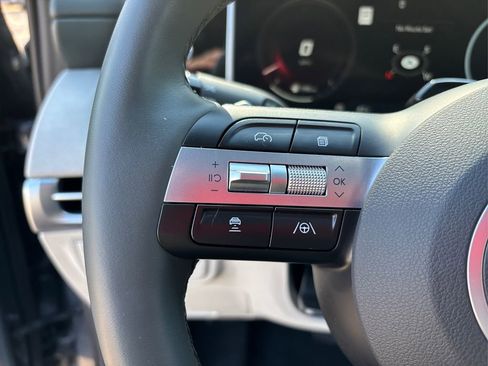 Certified 2025 Hyundai Tucson Limited AWD/4WD image 31