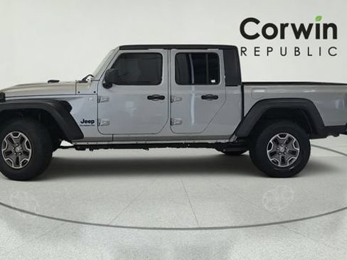 Used 2020 Jeep Gladiator Sport w/ Quick Order Package 24S AWD/4WD image 2