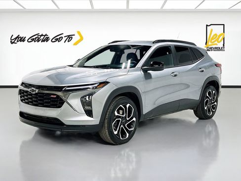 Certified 2025 Chevrolet Trax RS w/ Sunroof Package image 1