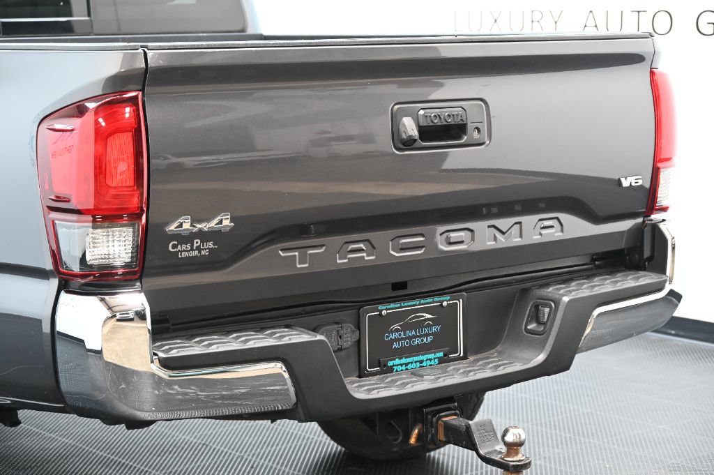 Used 2018 Toyota Tacoma SR5 AWD/4WD image 13