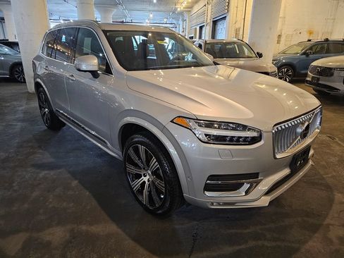 Certified 2023 Volvo XC90 B6 Ultimate w/ Protection Package Premier AWD/4WD image 5