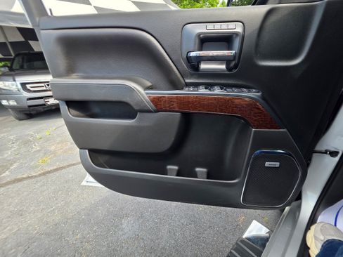 Used 2018 GMC Sierra 1500 SLT AWD/4WD image 18