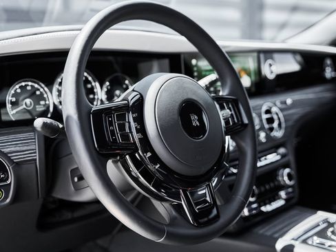 Used 2023 Rolls-Royce Ghost AWD/4WD image 36