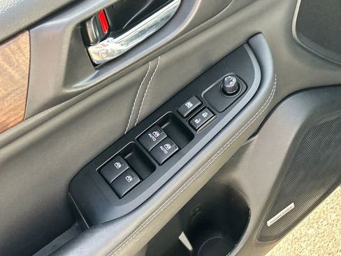 Used 2018 Subaru Outback 2.5i Limited image 12