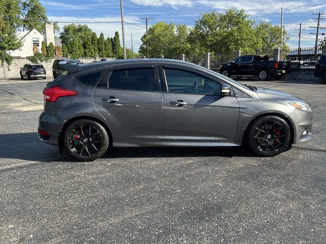 Used 2016 Ford Focus ST FWD image 6