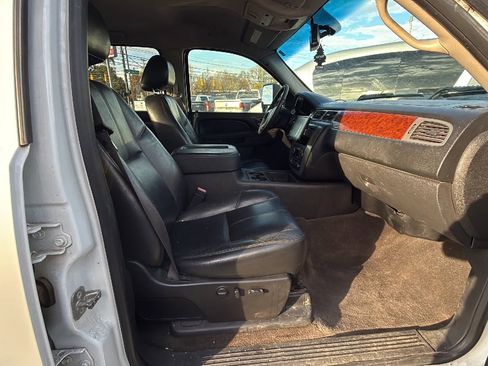 Used 2012 GMC Sierra 3500 SLT w/ SLT Convenience Package image 17