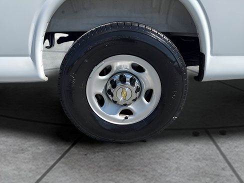 Used 2025 Chevrolet Express 3500 LT w/ LT Preferred Equipment Group RWD image 26