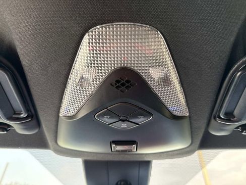 Used 2020 Toyota C-HR XLE image 45