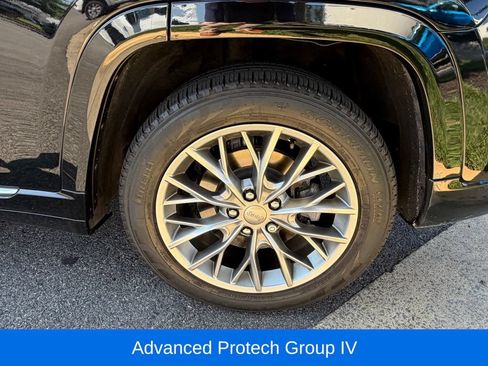 Used 2023 Jeep Grand Cherokee Summit w/ Advanced Protech Group IV AWD/4WD image 14