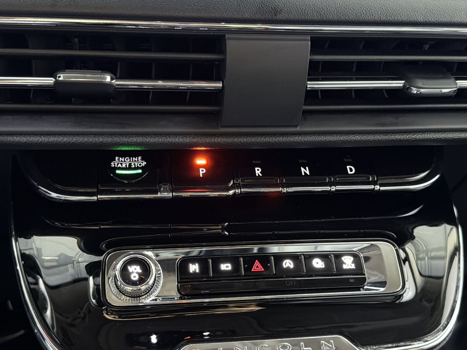 Used 2023 Lincoln Corsair AWD w/ Equipment Group 101A image 18