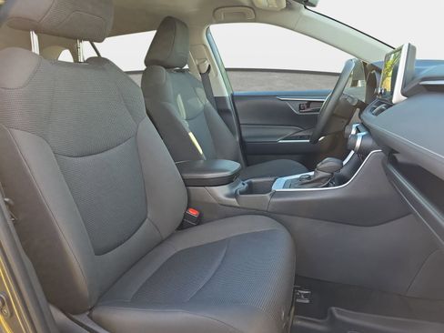 Used 2025 Toyota RAV4 LE image 10