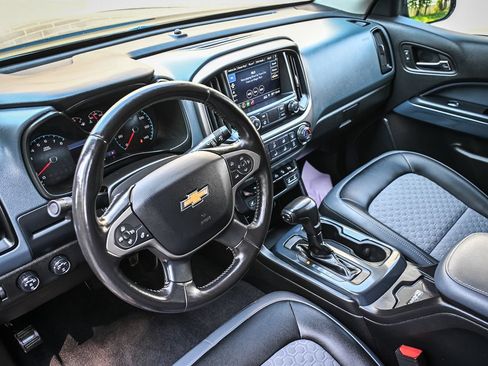 Used 2020 Chevrolet Colorado Z71 AWD/4WD image 9