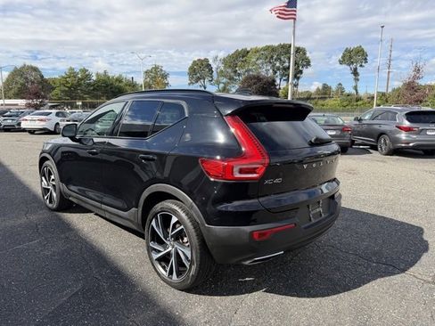 Used 2020 Volvo XC40 T5 R-Design image 11