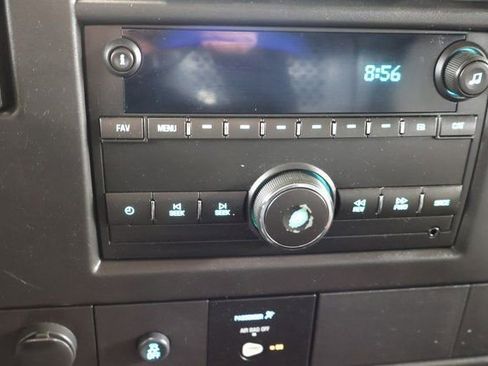 Used 2015 GMC Savana 2500 Extended w/ Chrome Appearance Package image 15