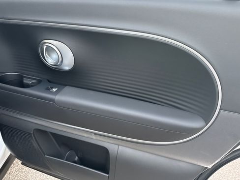 New 2026 Hyundai Ioniq 9 SE image 16