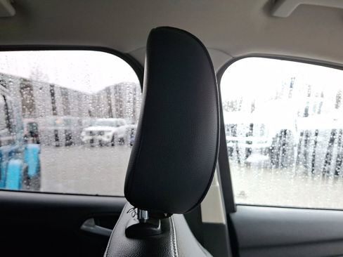 Used 2019 Ford Escape SE image 13