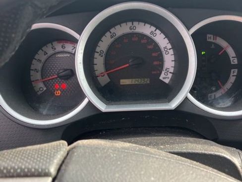 Used 2012 Toyota Tacoma PreRunner image 2