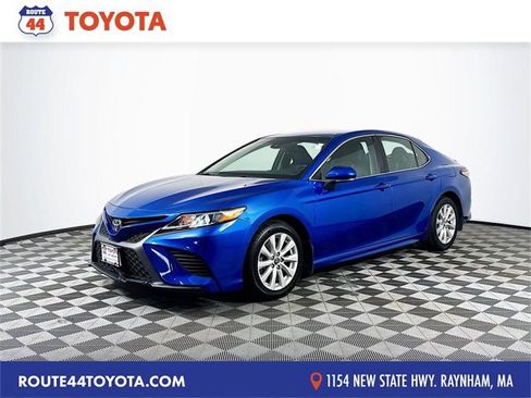 Used 2018 Toyota Camry SE image 1