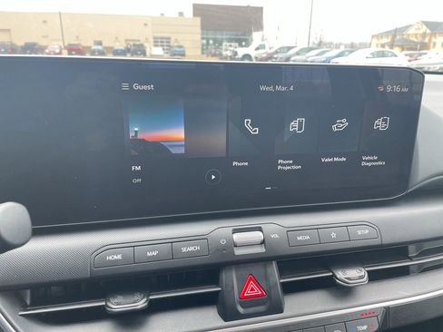 Used 2025 Kia K4 LXS image 16