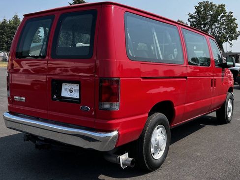 Used 2006 Ford E-350 and Econoline 350 Super Duty Wagon RWD image 5