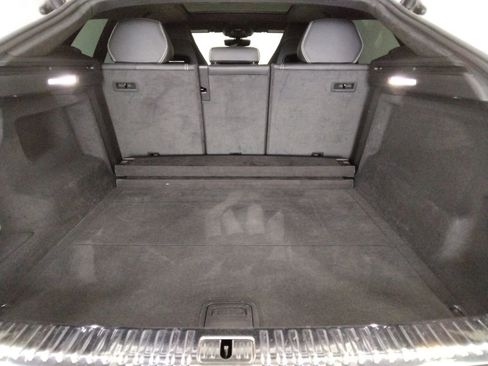 Used 2020 Lamborghini Urus image 11