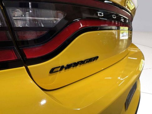 Used 2017 Dodge Charger R/T RWD image 8