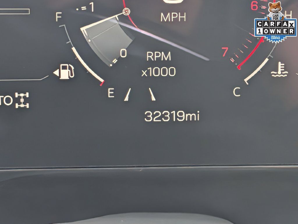Used 2025 GMC Yukon Denali w/ Sun & Power Step Package AWD/4WD image 16