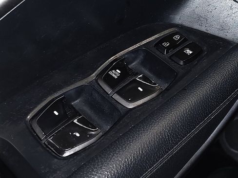 Used 2018 Hyundai Santa Fe Sport image 27