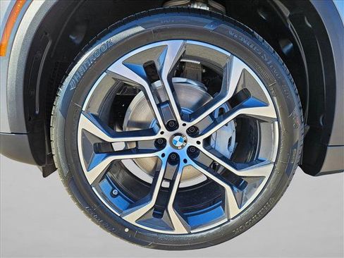 New 2026 BMW X5 xDrive40i w/ Executive Package image 10
