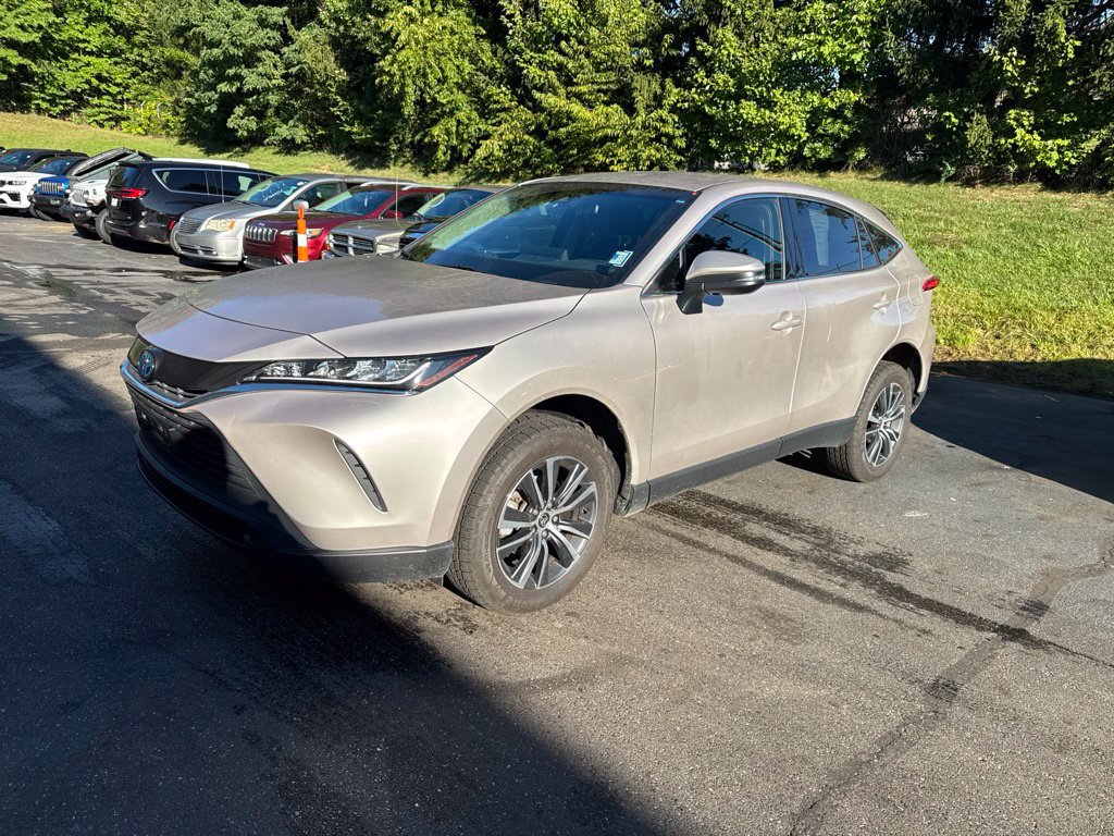 Used 2022 Toyota Venza LE AWD/4WD image 1
