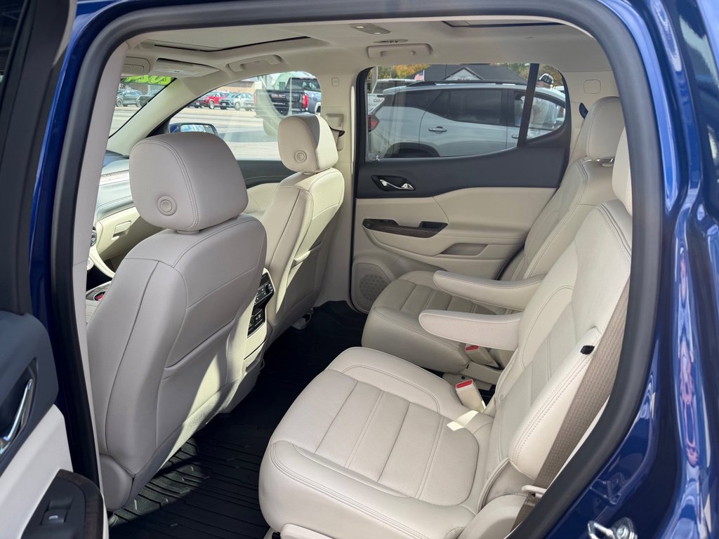 Used 2023 GMC Acadia Denali AWD/4WD image 16