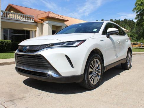 Used 2021 Toyota Venza XLE w/ Softex Package image 9