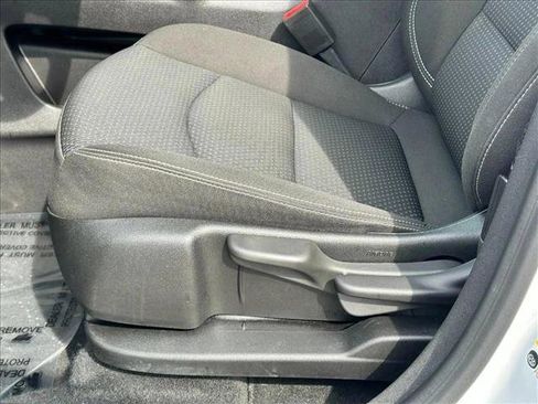 Used 2024 GMC Terrain SLE FWD image 17