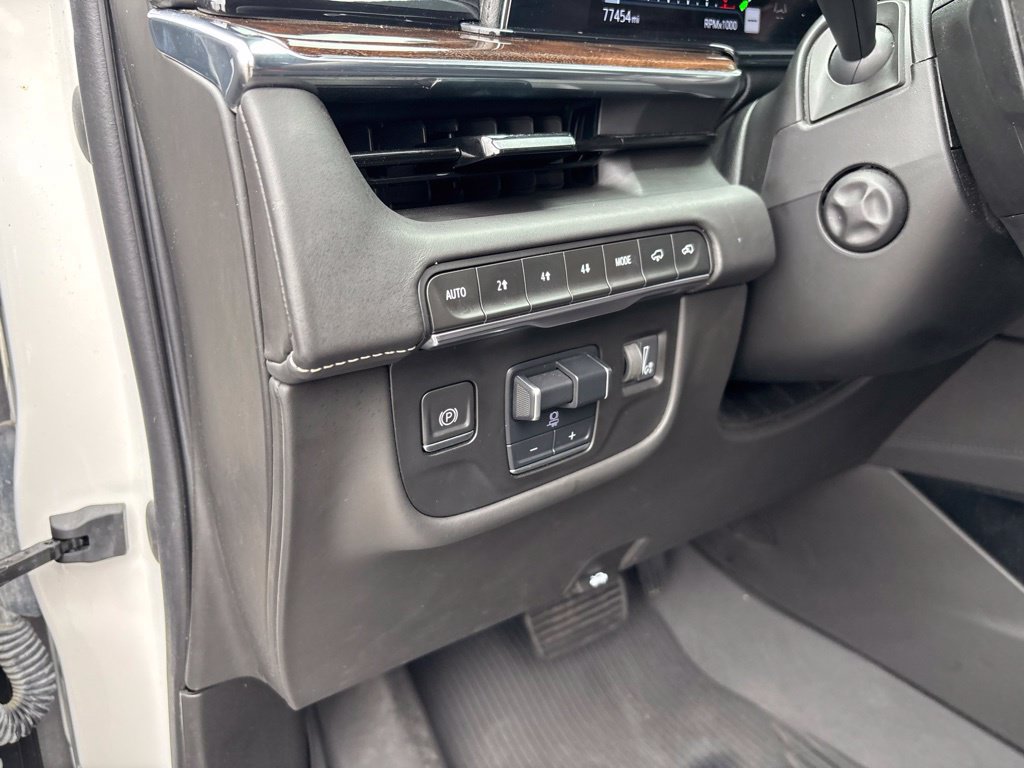 Used 2022 Cadillac Escalade Sport Platinum w/ LPO, ONYX Package AWD/4WD image 6