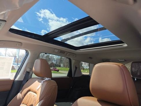 New 2026 Nissan Pathfinder Platinum image 3