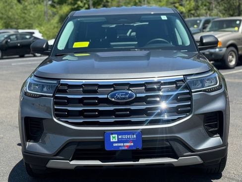 Used 2026 Ford Explorer Active AWD/4WD image 2