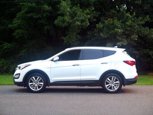 Used 2014 Hyundai Santa Fe Sport 2.0T w/ Navigation Package 06 FWD image 2
