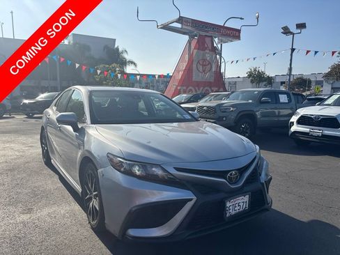 Used 2023 Toyota Camry SE w/ Cold Weather Package AWD/4WD image 2