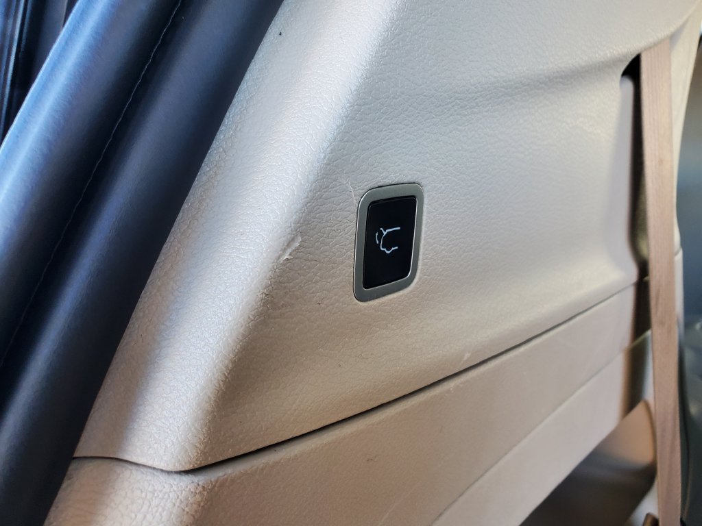 Used 2023 Chrysler Pacifica Touring-L FWD image 8
