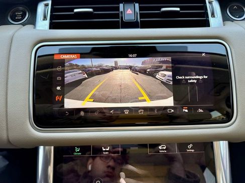 Used 2018 Land Rover Range Rover Sport HSE AWD/4WD image 21