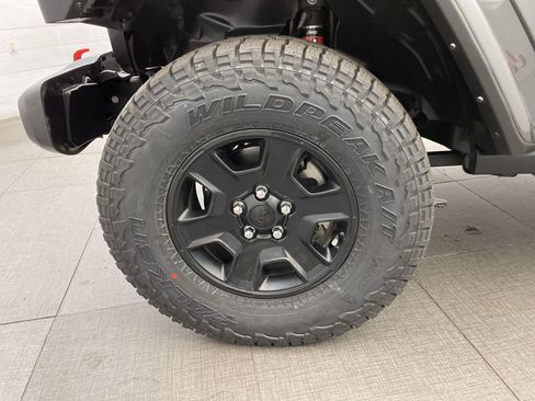 Certified 2023 Jeep Gladiator Mojave w/ LED Lighting Group AWD/4WD image 9