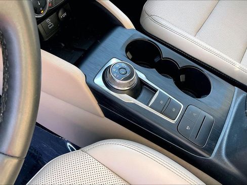 Used 2022 Ford Escape SEL w/ Technology Package image 20